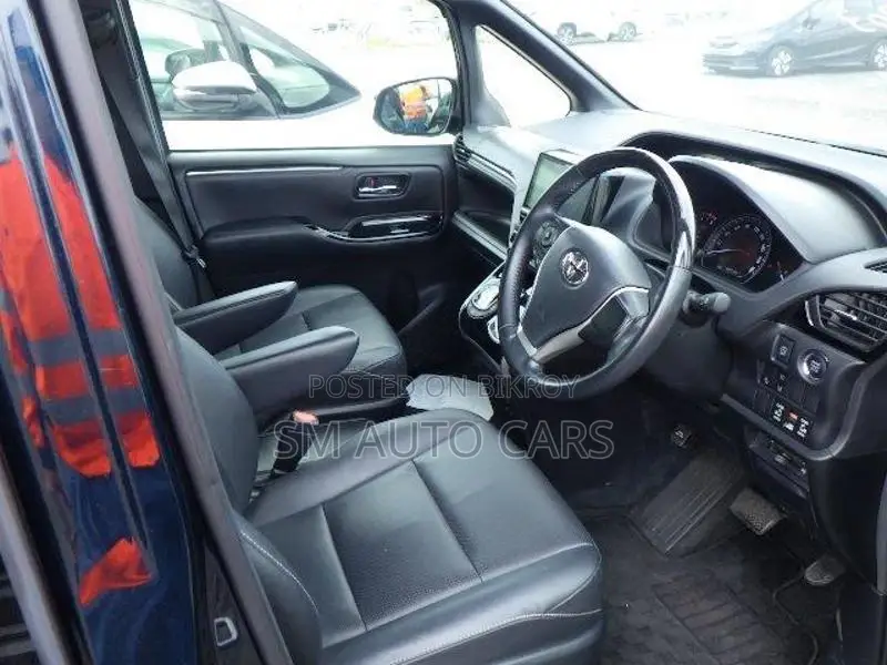 Toyota Esquire Petrol Gi Mica Blue 2020