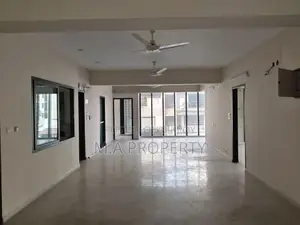 ৩,৫০০ বর্গফুটের অ্যাপার্টমেন্ট ভাড়া, ৩ বেড, জিম+সুইমিং, ২ কার পার্কিং