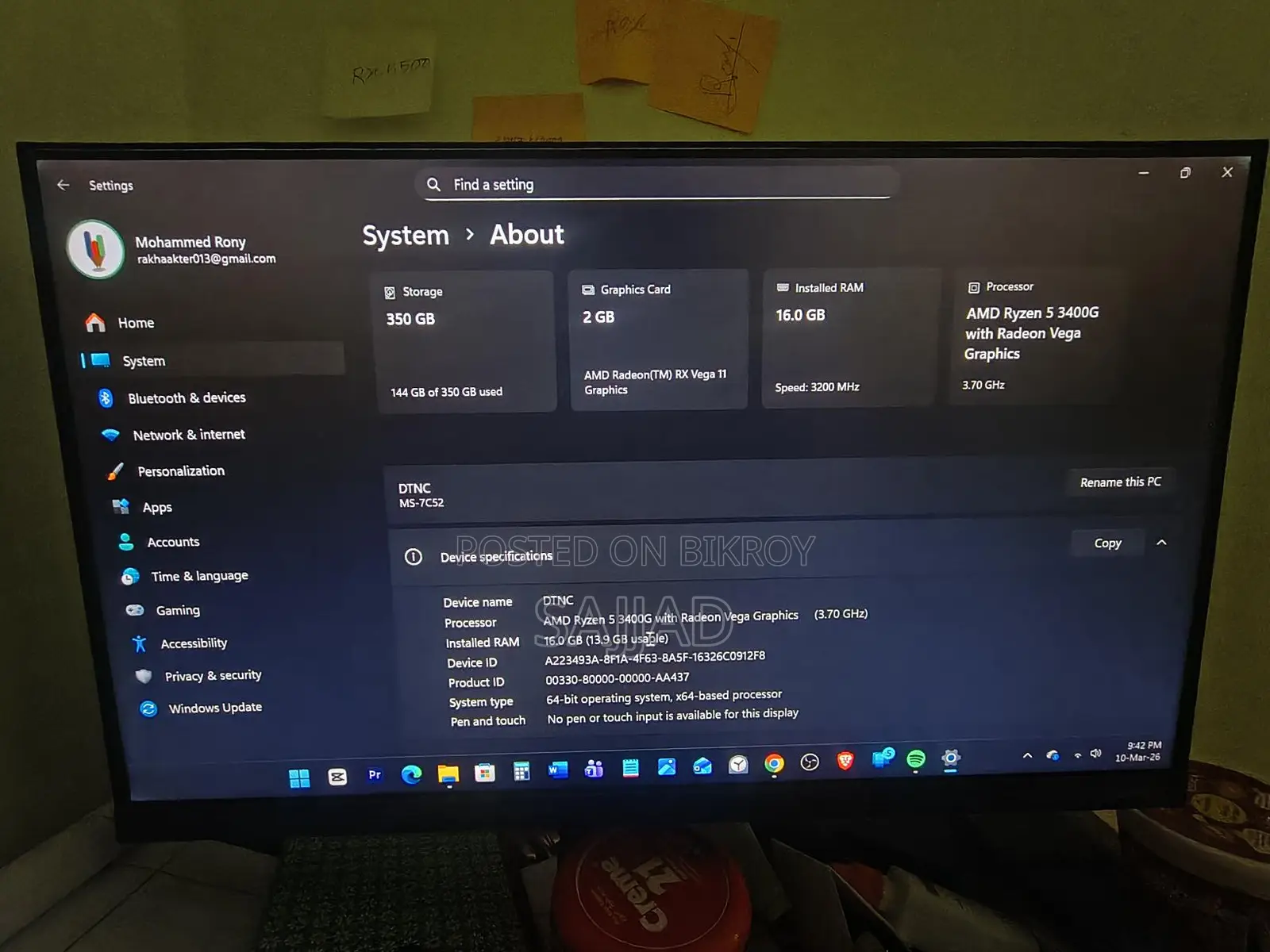 PC with 16GB RAM, 256GB SSD, Ryzen 5 3400G