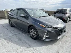 Toyota Prius S Navi 2021