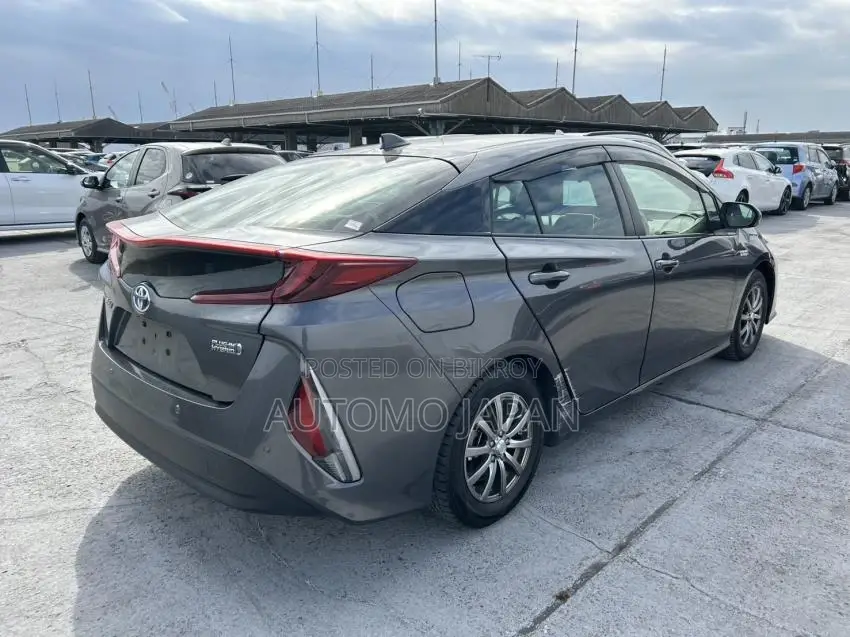 Toyota Prius 2021 Gray