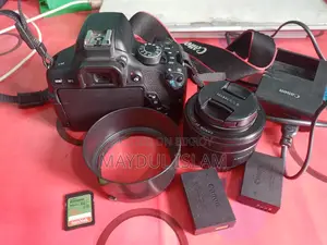 Canon 750D with 50mm STM prime lens 2 batteries and charger