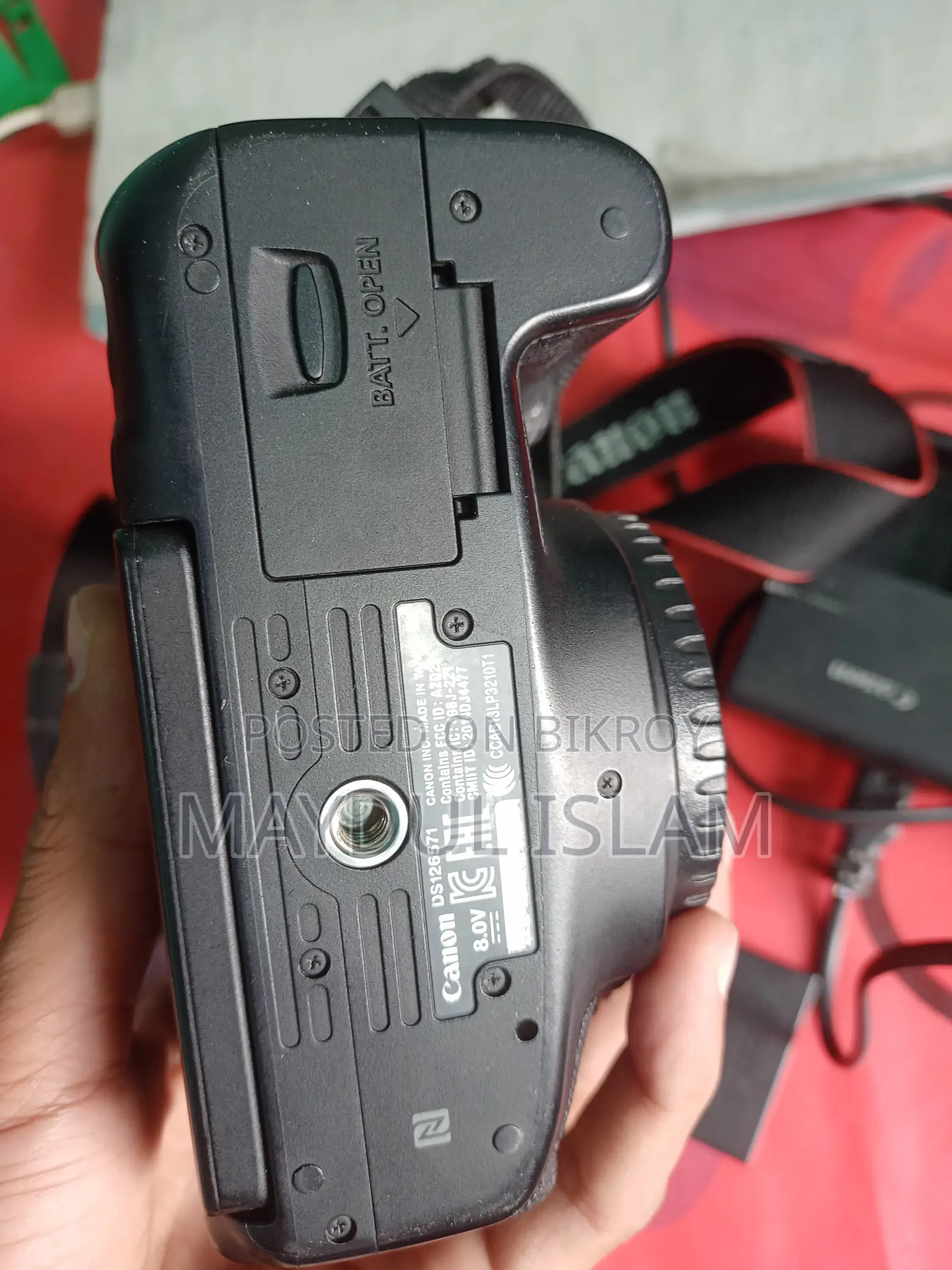 Canon 750D with 50mm STM prime lens 2 batteries and charger