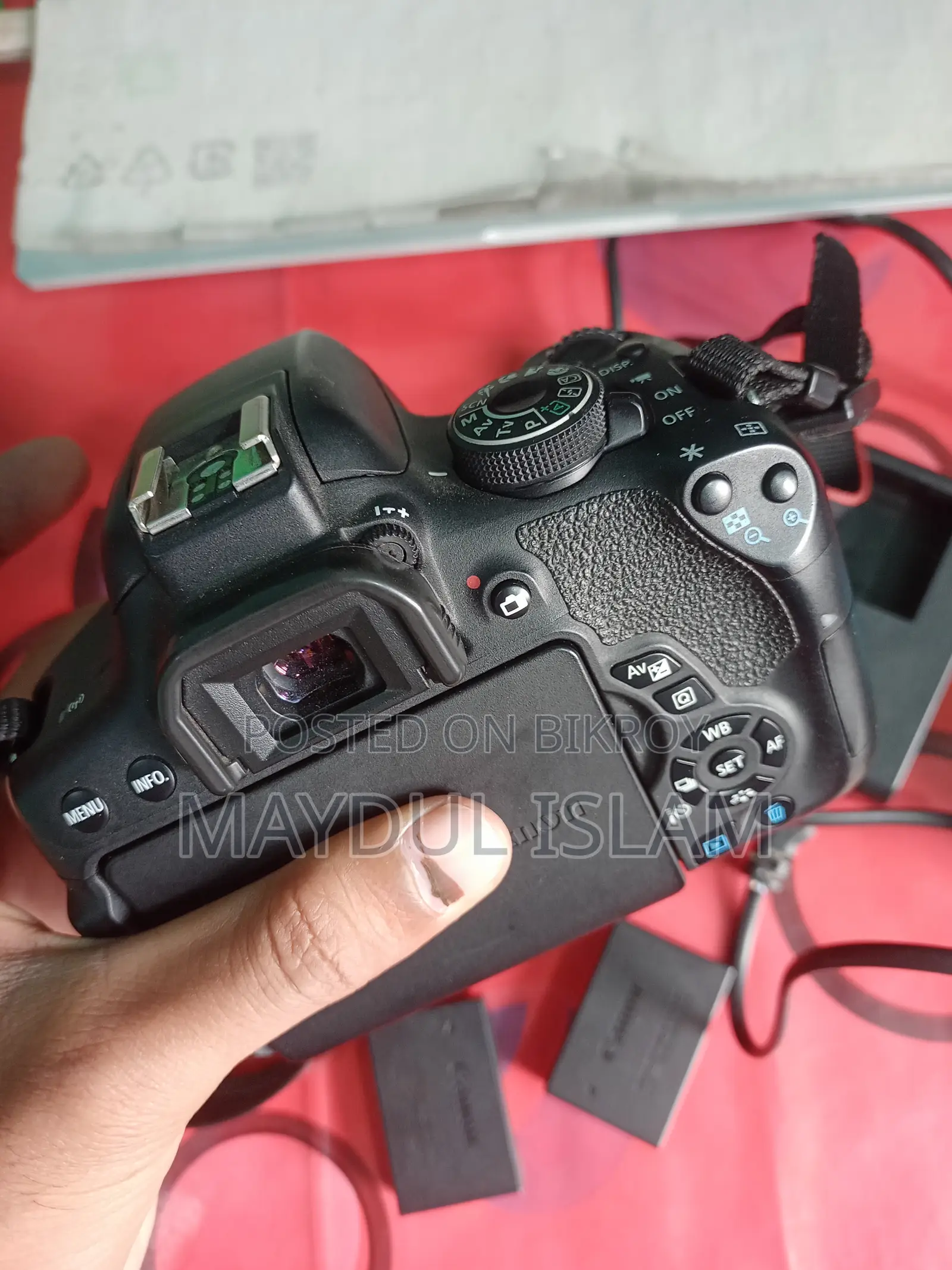 Canon 750D with 50mm STM prime lens 2 batteries and charger
