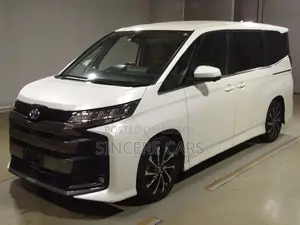 Toyota Noah SZ HYB 4 POINT 2022