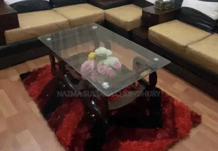 ১ টি টেবিল বিক্রি করা হবে।