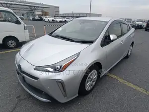 Toyota Prius S Safety Plus 2 2021