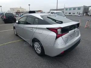 Toyota Prius S Safety Plus 2 2021