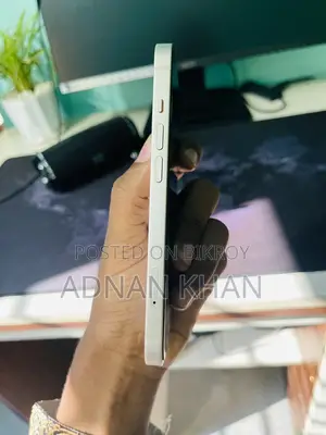 Apple iPhone 13 (Used)