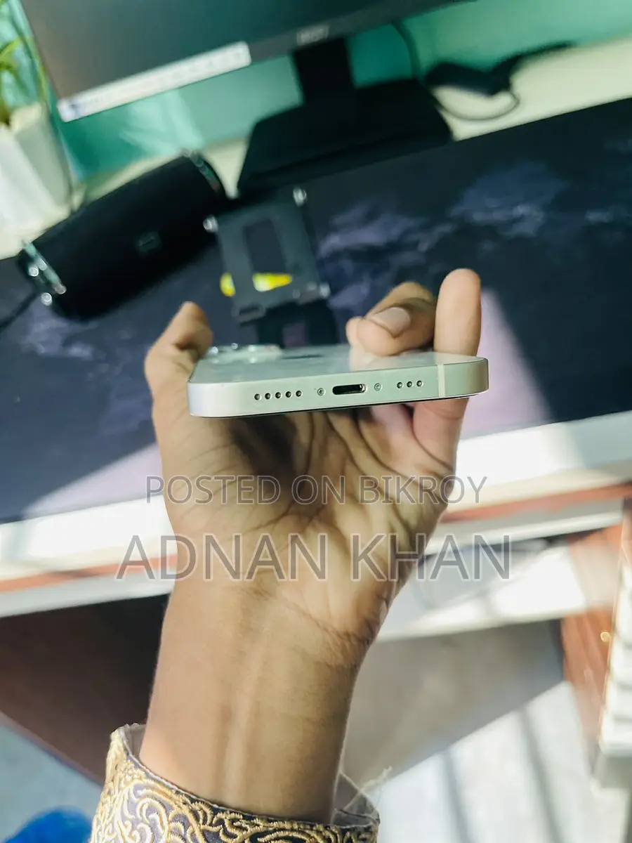 Apple iPhone 13 (Used)