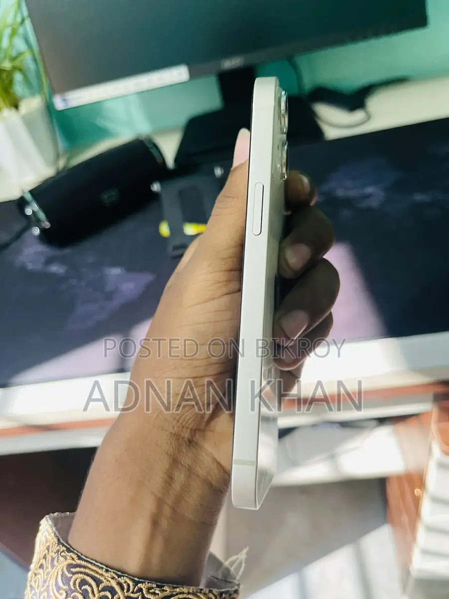 Apple iPhone 13 (Used)