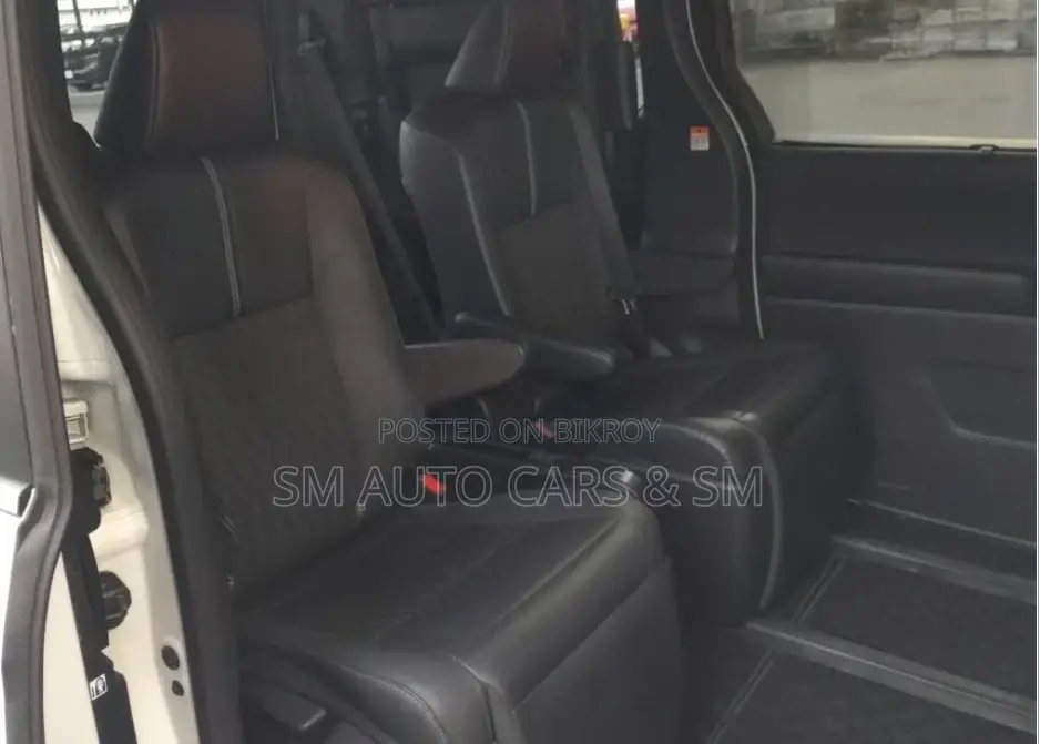 Toyota Noah Hybrid SZ Pearl New 2023