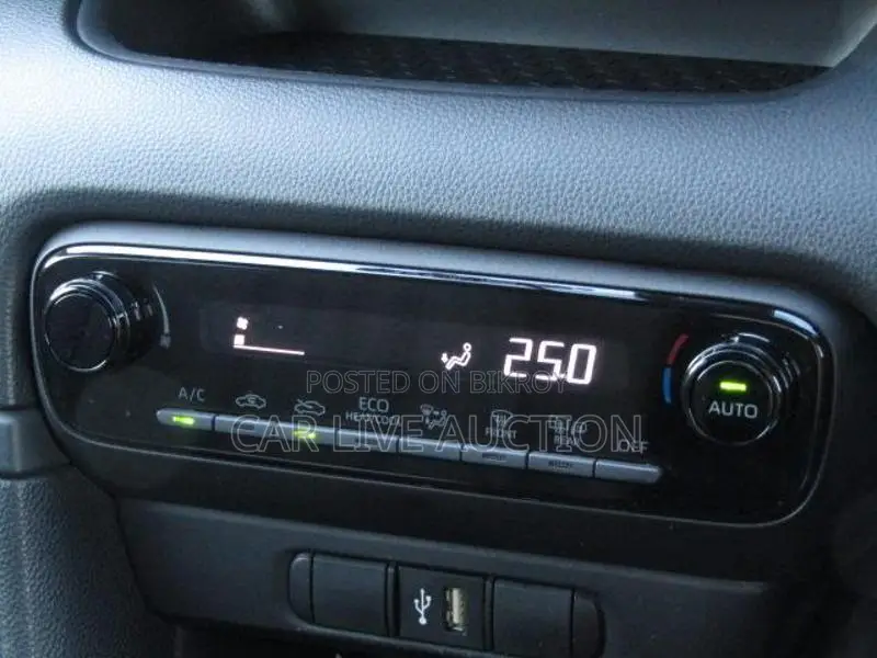 Toyota Yaris Hybrid X pre order 2021