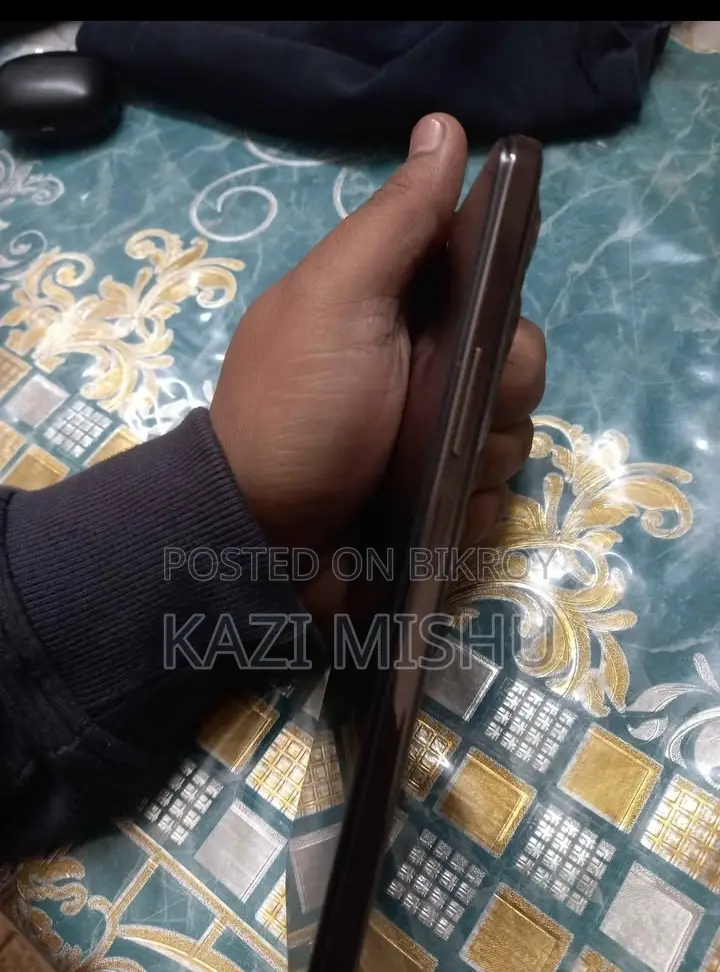 Vivo Y29 . (Used)