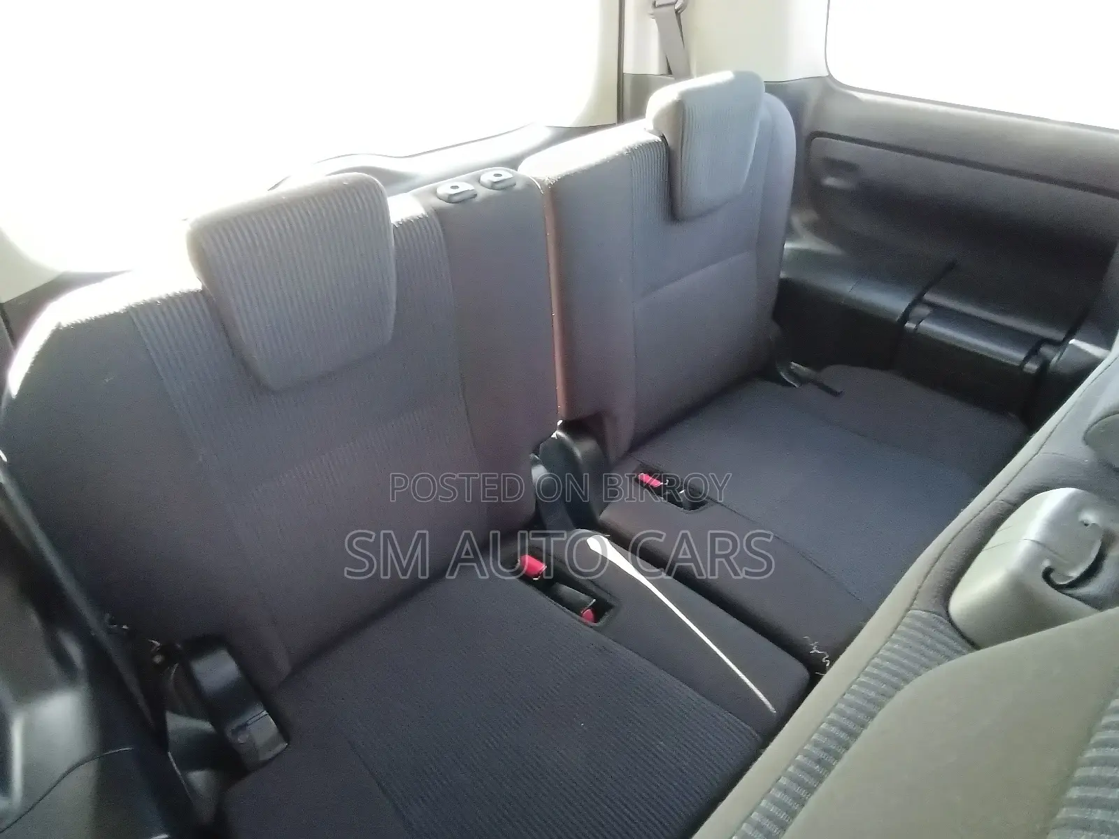 Toyota Noah Non Hybrid X Pearl 2021