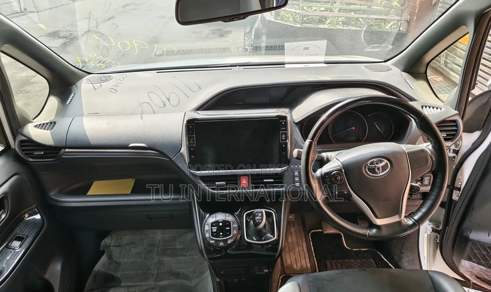 Toyota Esquire 2DOOR POWER PUSH 2020