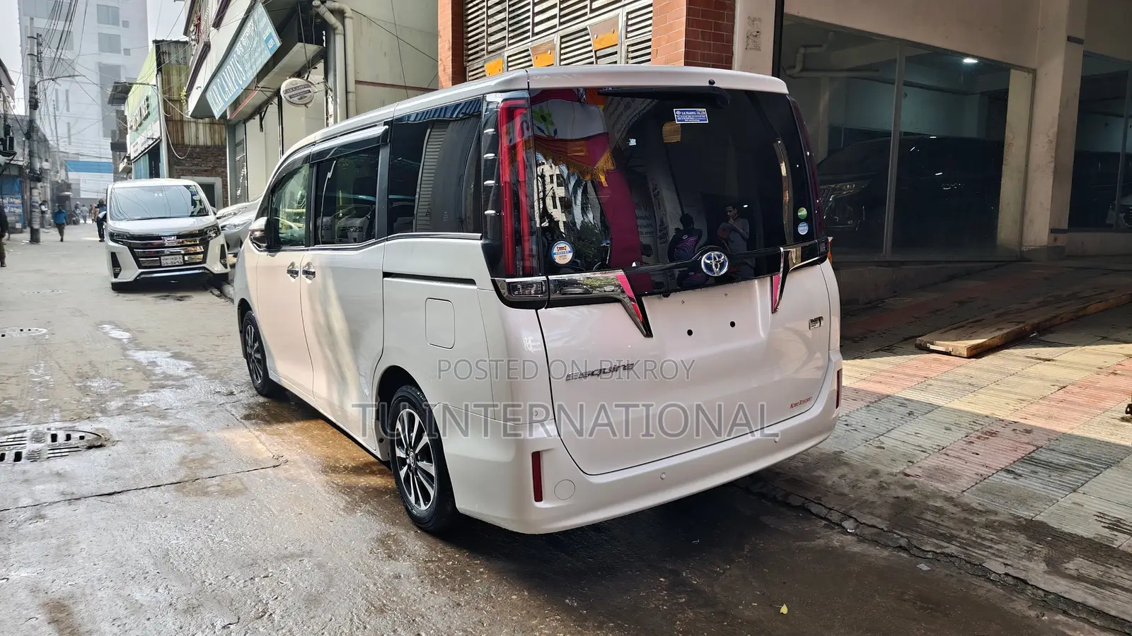 Toyota Esquire 2DOOR POWER PUSH 2020