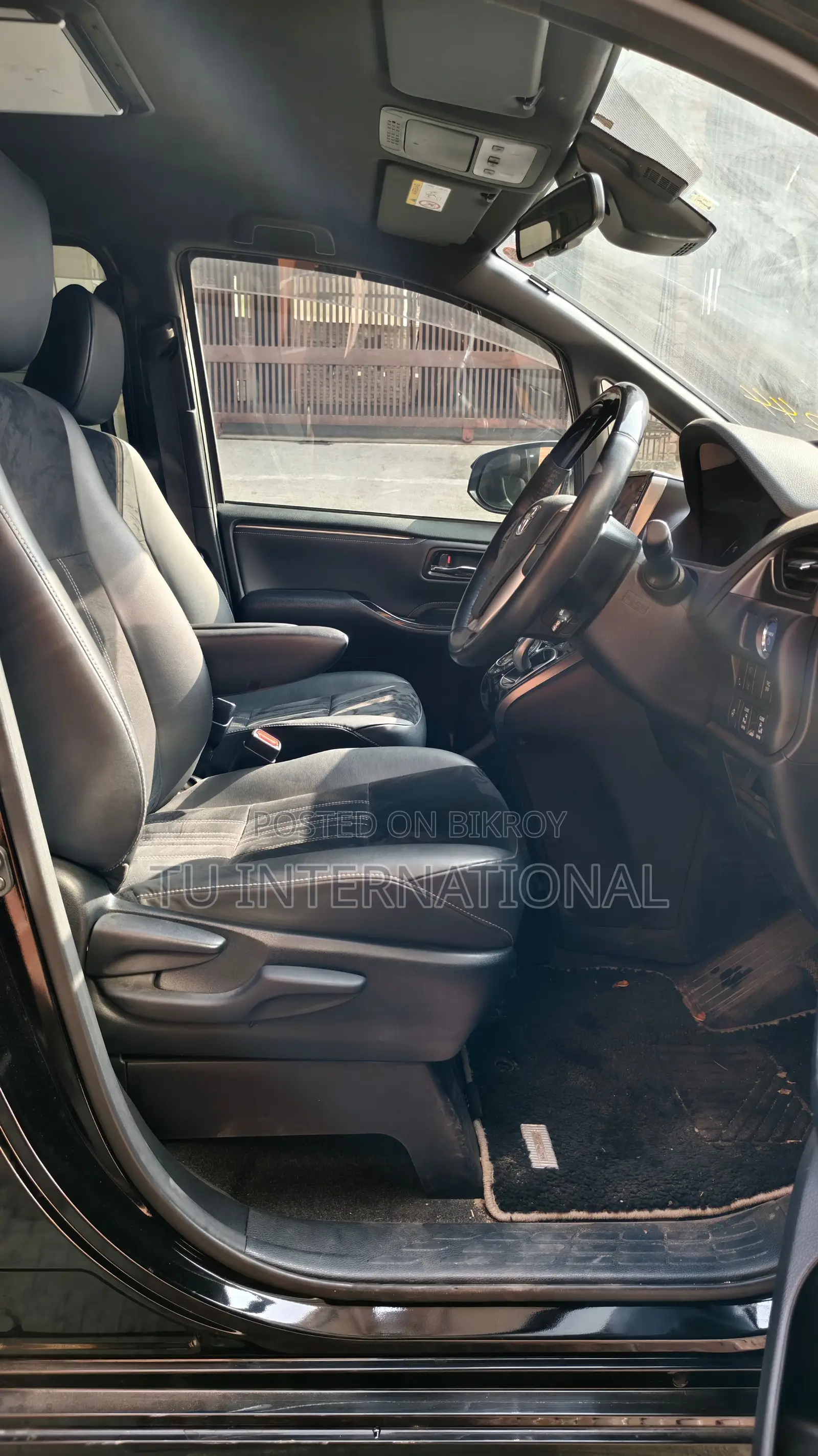 Toyota Esquire GI PREMIUM PACKAGE 2020