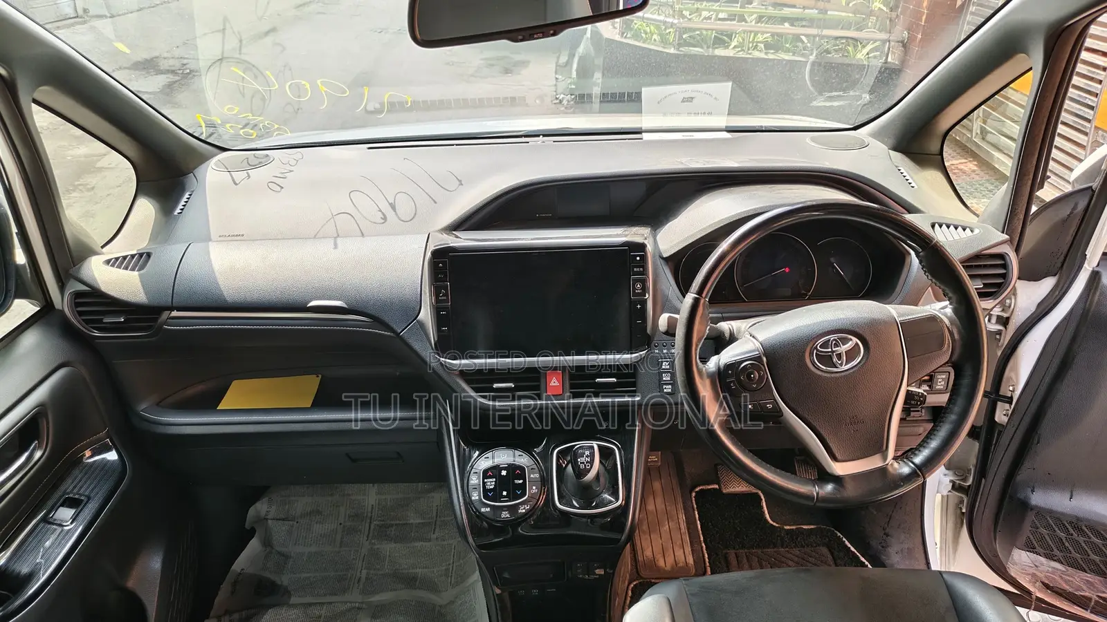 Toyota Esquire PUSH 2 DOOR POWER-HV 2020