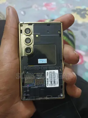 Tinstar Button phone (Used)