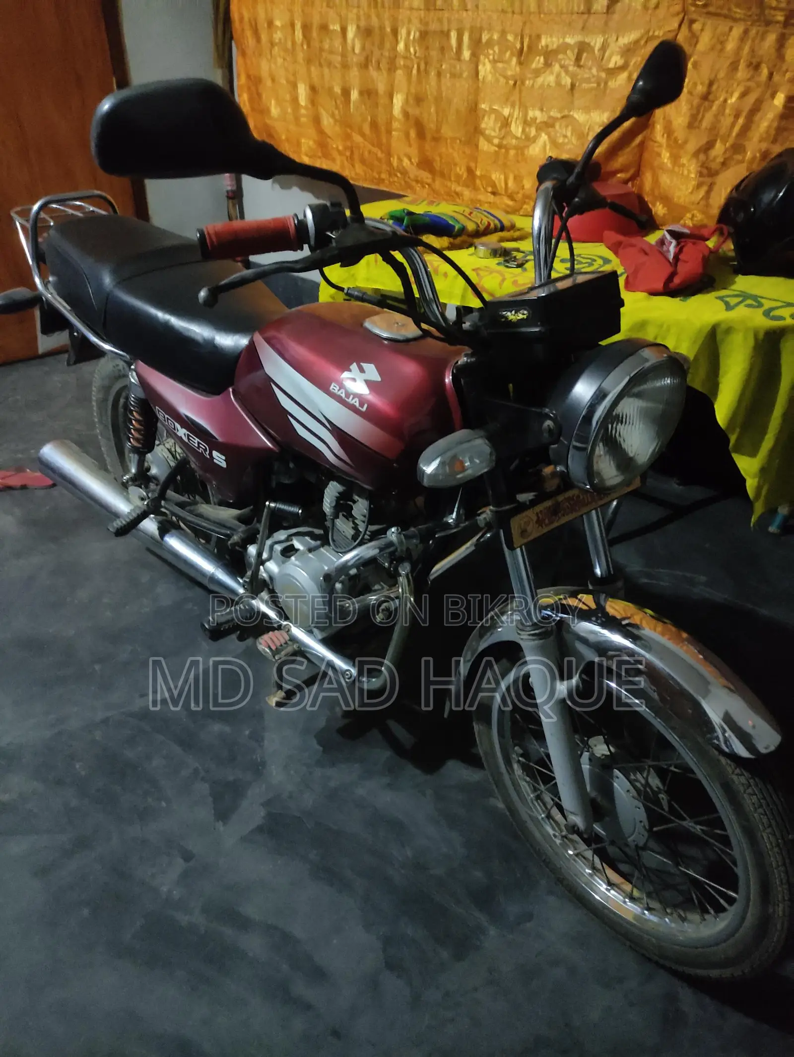 Bajaj Boxer . 2011
