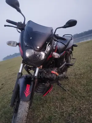 Bajaj Pulsar 150 . 2016