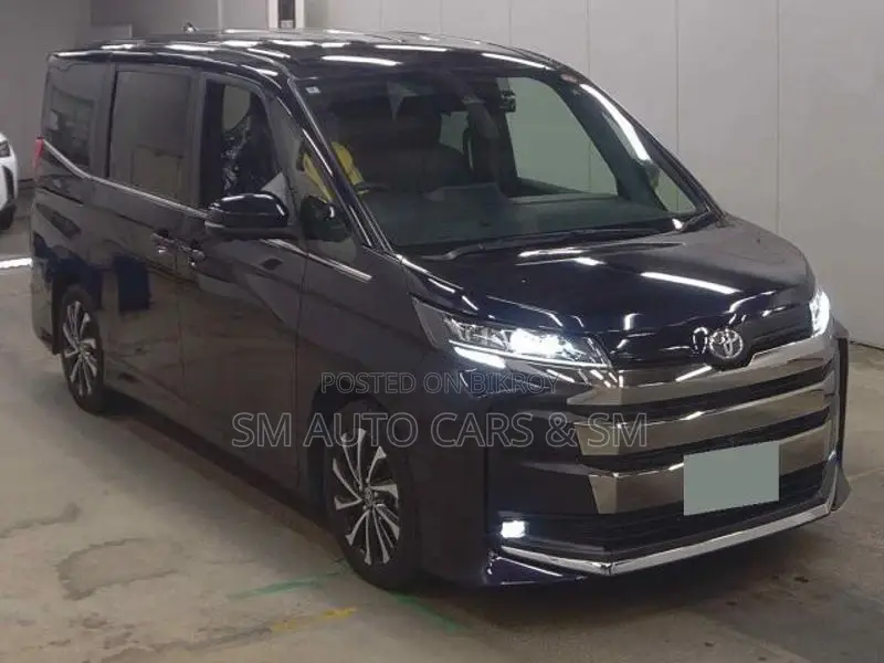 Toyota Noah Non Hybrid SZ Black 2022