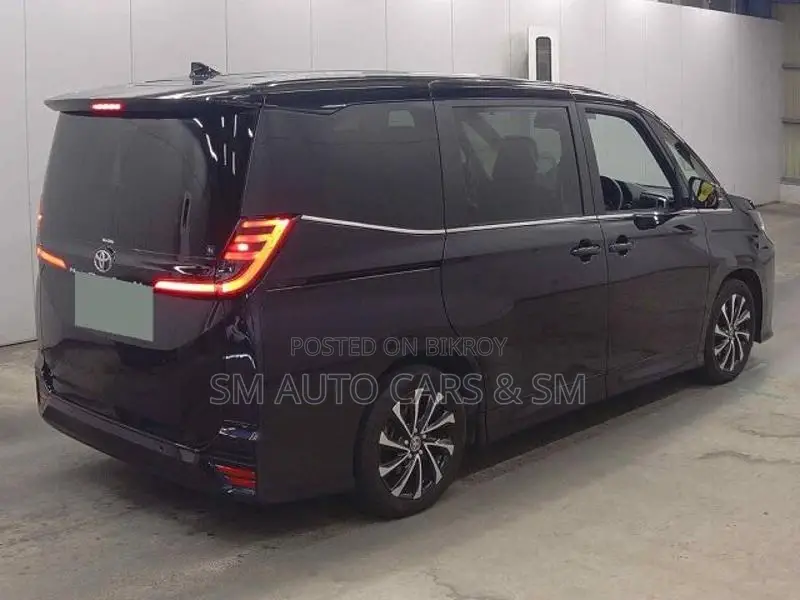 Toyota Noah Non Hybrid SZ Black 2022