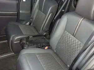 Toyota Noah Non Hybrid SZ Black 2022