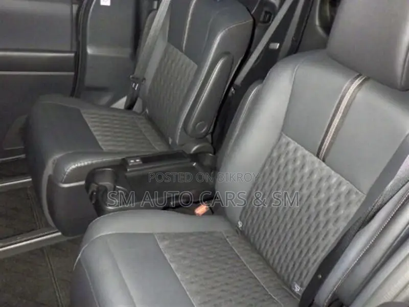 Toyota Noah Non Hybrid SZ Black 2022