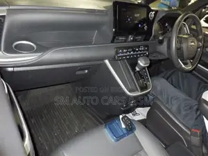 Toyota Noah Non Hybrid SZ Black 2022