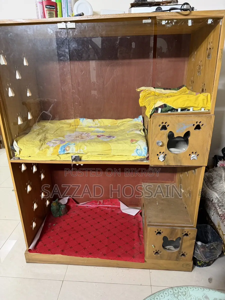 Akashi Wood Cat House