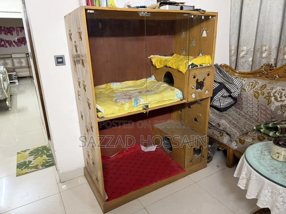 Akashi Wood Cat House