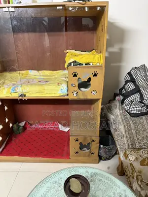 Akashi Wood Cat House