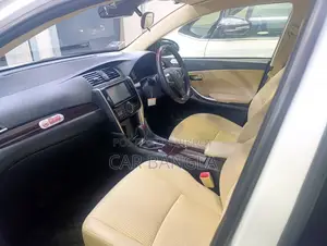 Toyota Premio F-EX_READY_SHOWROOM 2020