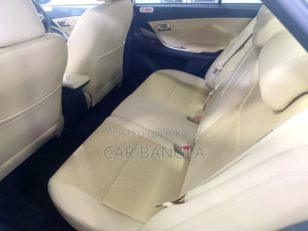 Toyota Premio F-EX_READY_SHOWROOM 2020