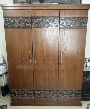 মালোশিয়ান উড কাঠের ৩ ডোর আলমারি