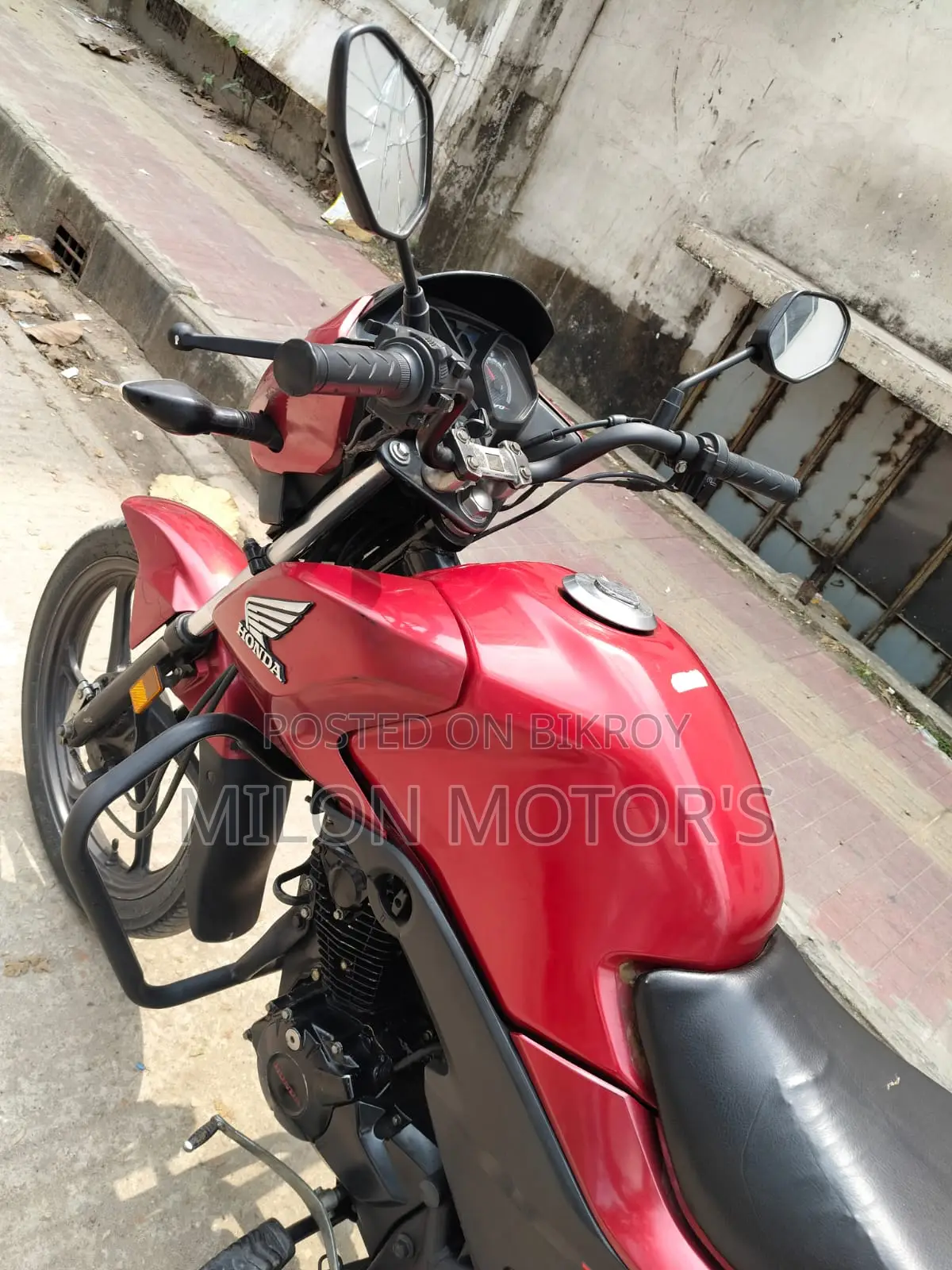 Honda Livo . 2018