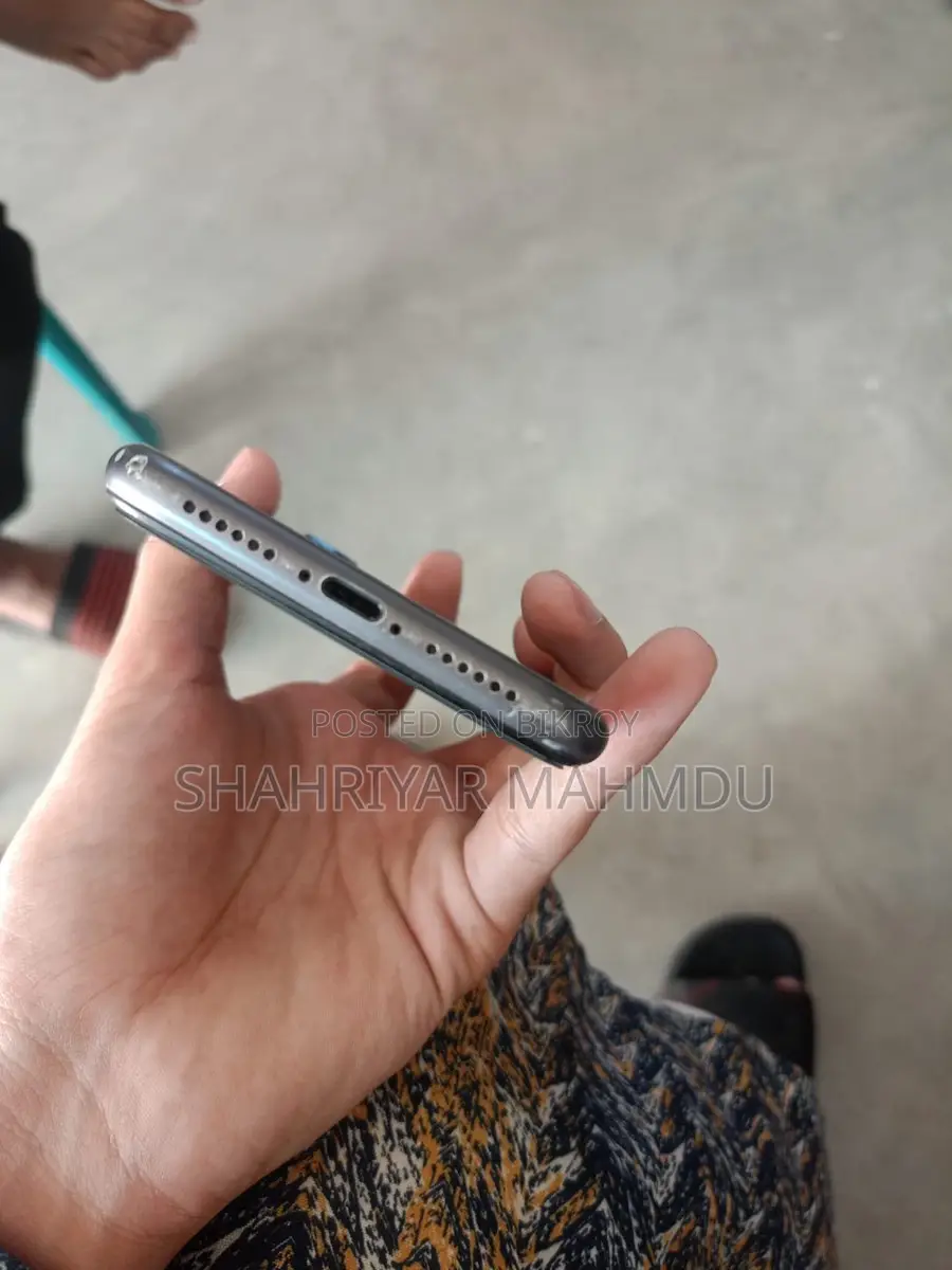 Apple iPhone 11 (Used)