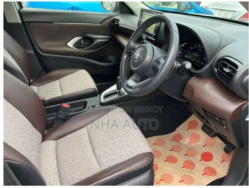 Toyota Yaris Cross HYBRID Z LEATHER PKG 2021