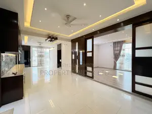 2530 sq ft South & West Corner Luxury Apartment – Sector 7