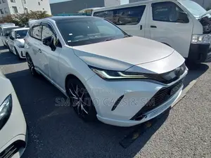 Toyota Harrier Non Hybrid Z Pearl 2021
