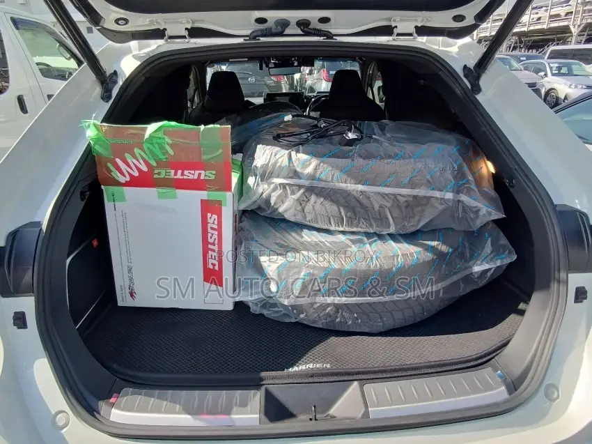 Toyota Harrier Non Hybrid Z Pearl 2021
