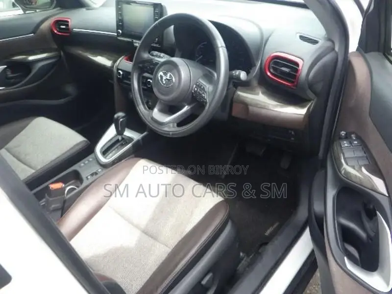 Toyota Yaris Cross Z Pearl & Black 2020