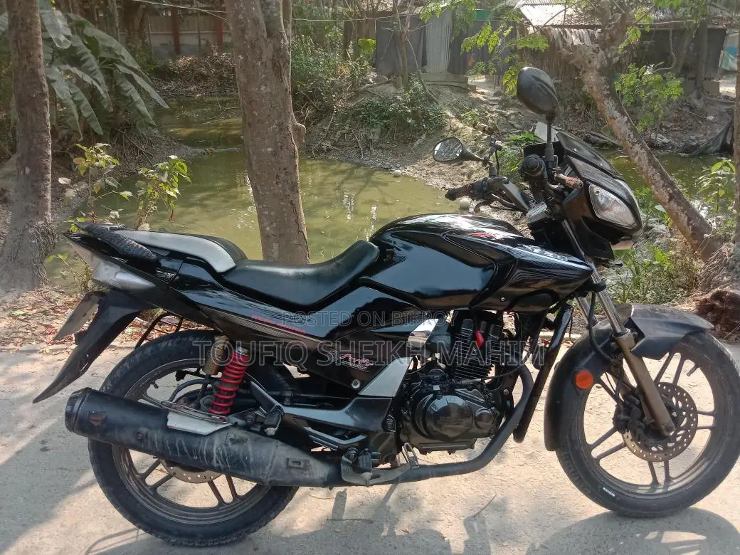 Hero CBZ Xtrem 2013