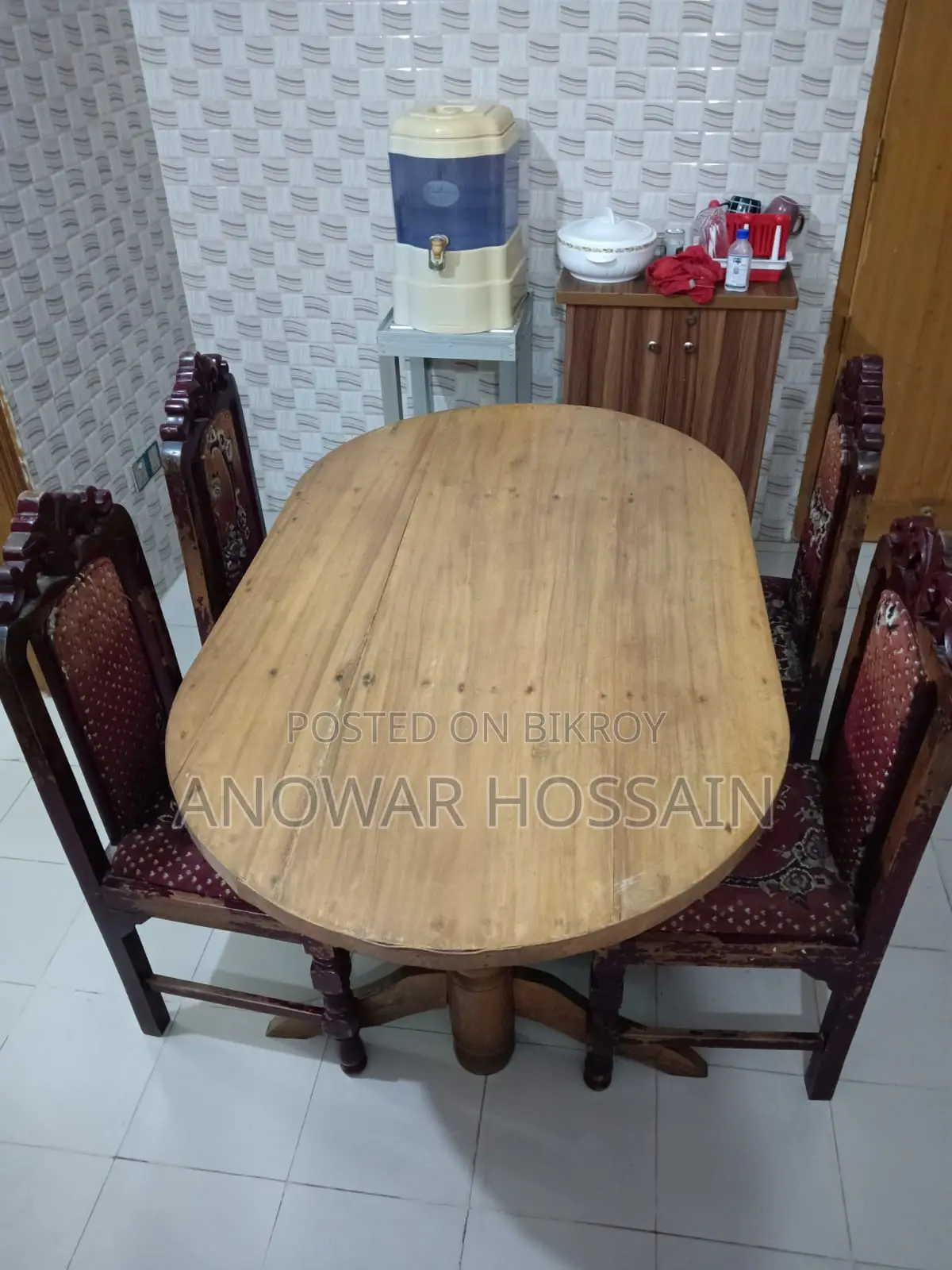 4 chair 1 dining table