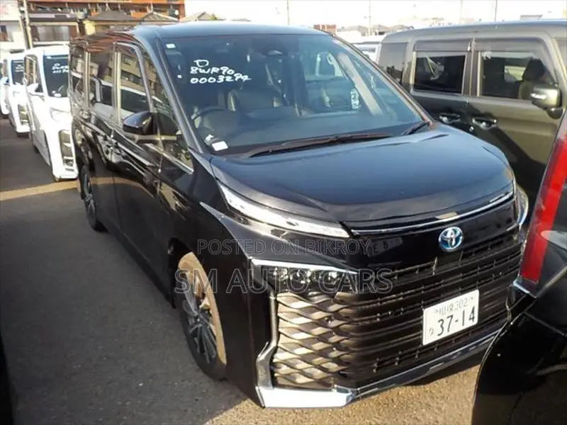 Toyota Voxy Hybrid SZ Black 2022