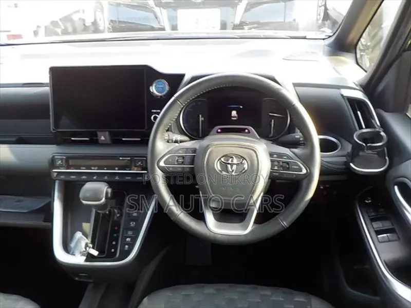 Toyota Voxy Hybrid SZ Black 2022