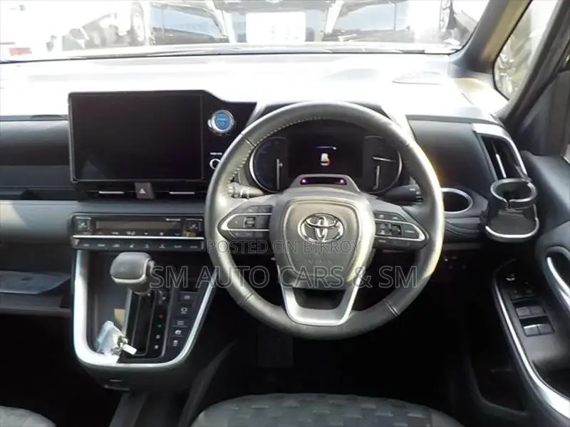 Toyota Voxy Hybrid SZ Black 2022