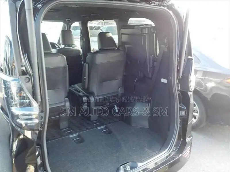 Toyota Voxy Hybrid SZ Black 2022